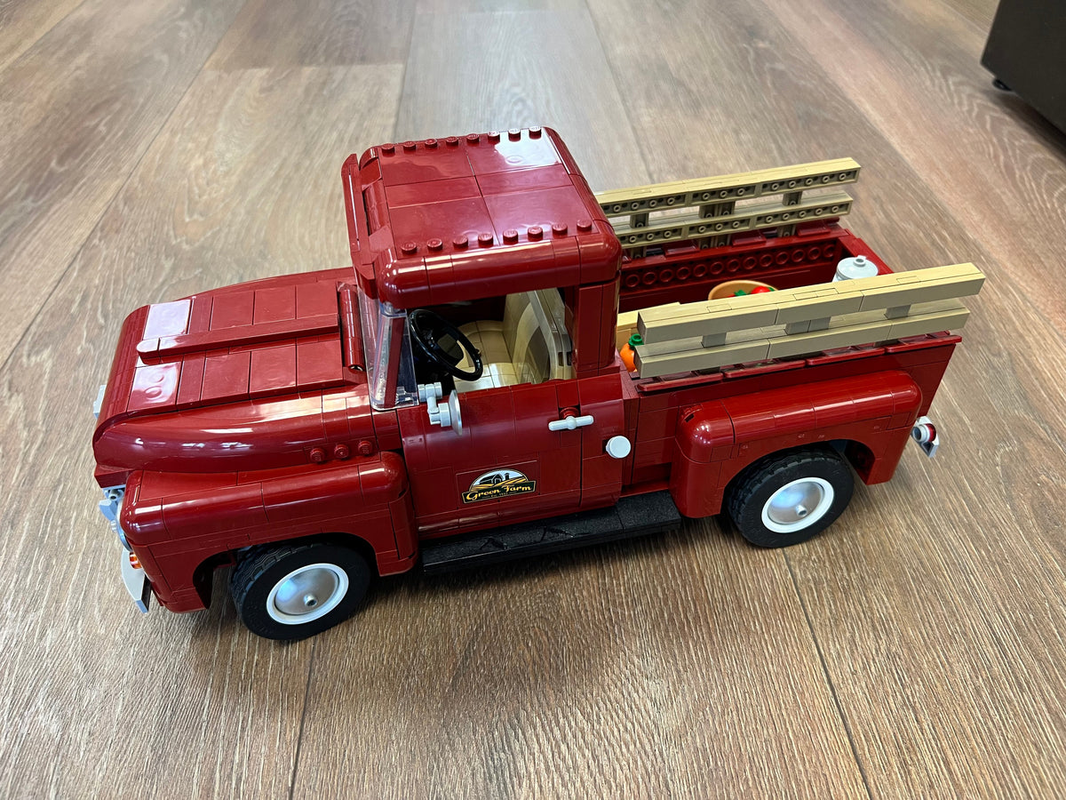 10290 LEGO Creator: Pickup Truck (Previously Owned) product image 1, provided for visual reference and product detail review