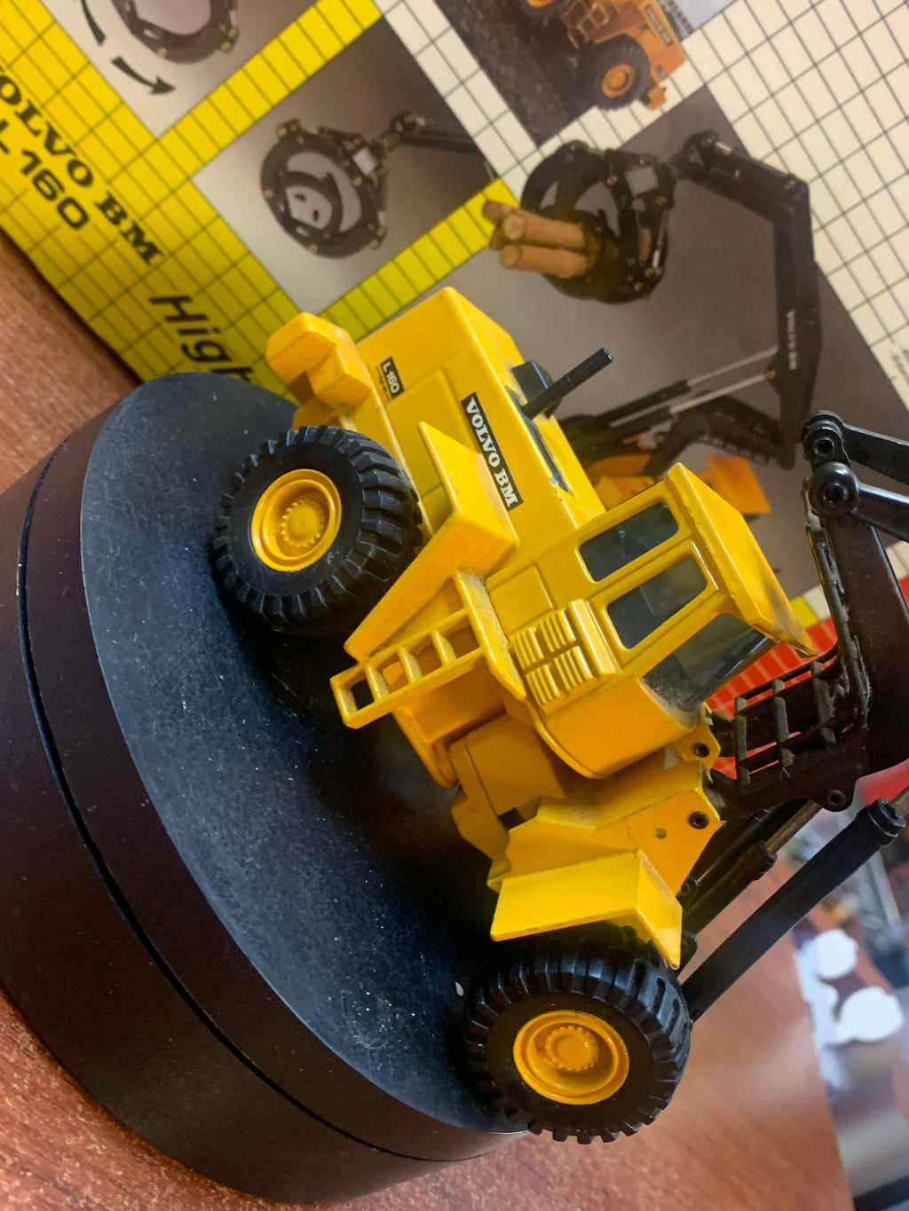 Caterpillar Compact Volvo BM L160 High Lift 1/70 ( Vintage JOAL, CAT) product image 11, provided for visual reference and