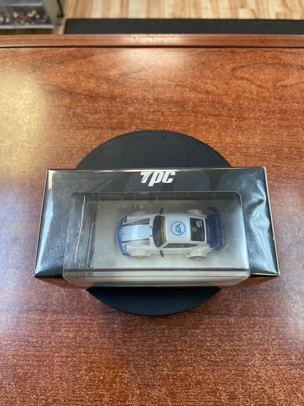 RWB 964 White Pearl EA (TPC, Diecast ) product image 2, provided for visual reference and product detail review