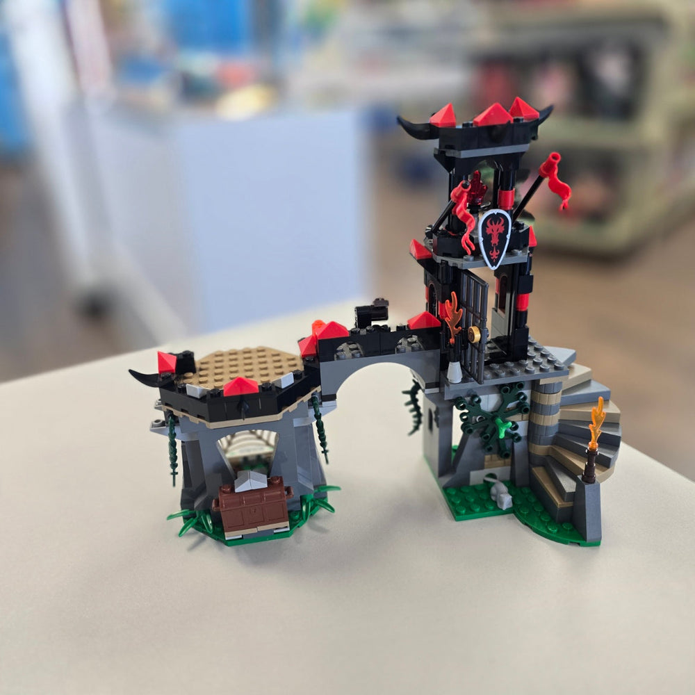 70403 Dragon Mountain (Retired) (Previously Owned)