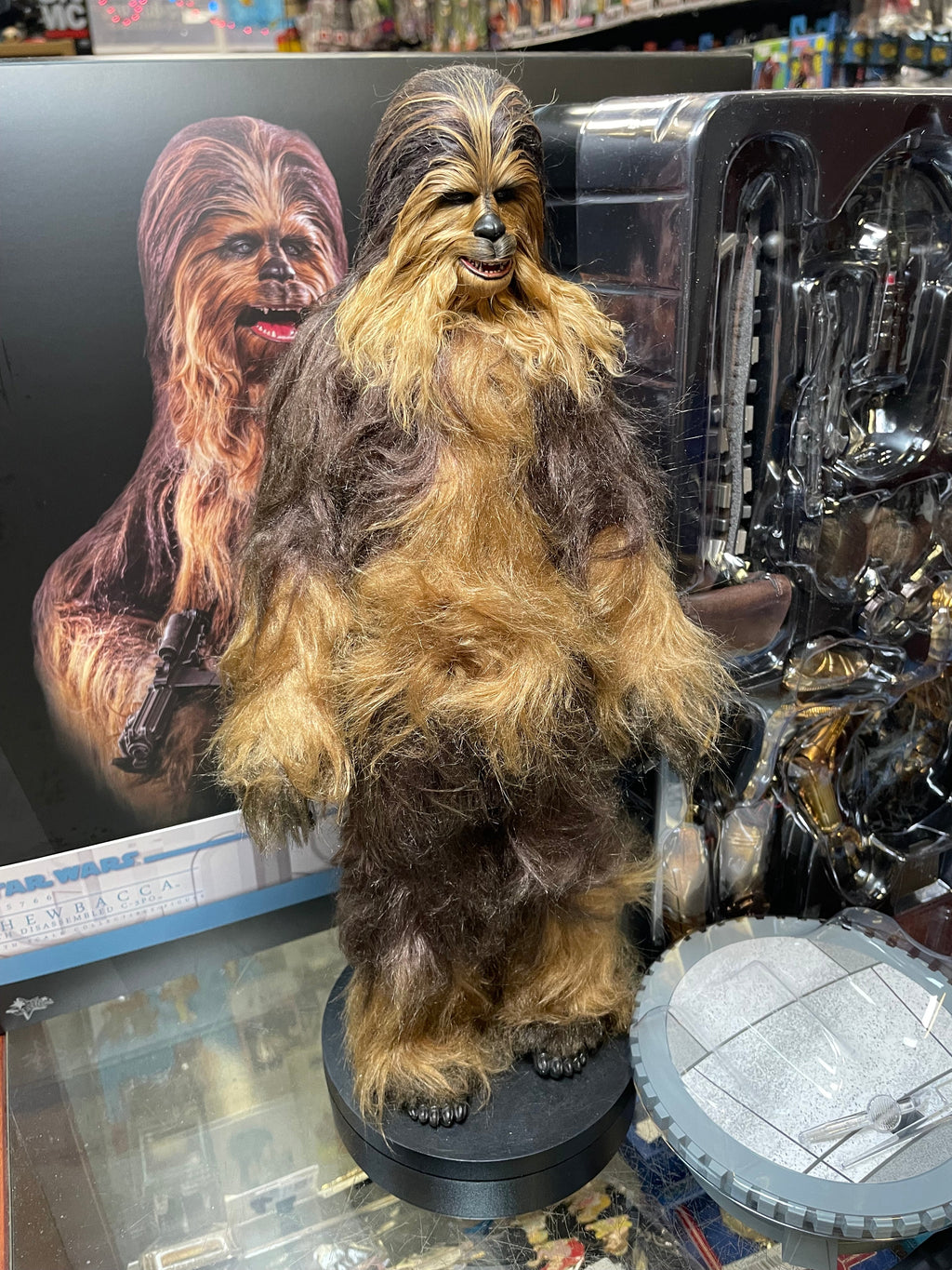 Chewbacca with Disassembled C-3PO MMS766 (Star Wars Hot Toys) COMPLETE product image 5, provided for visual reference and