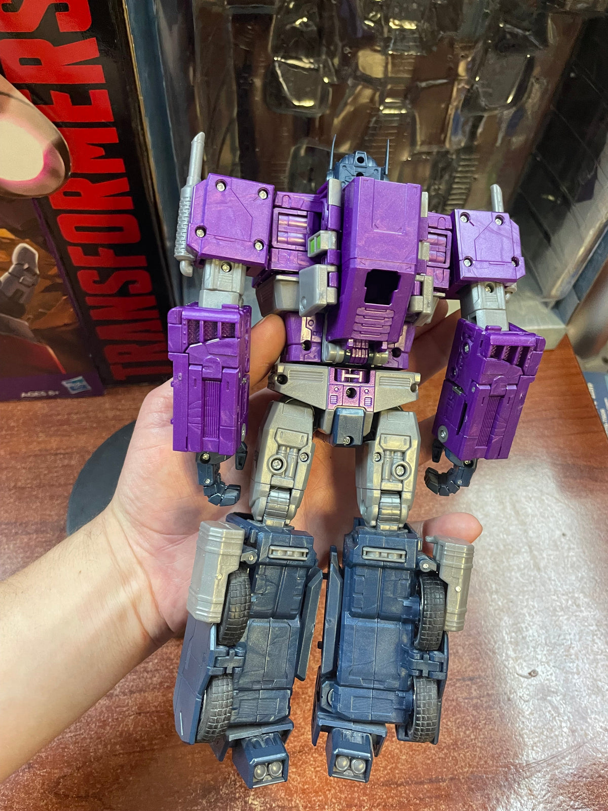 Shattered Glass Optimus Prime (Transformers Generations, Hasbro) **COMPLETE** product image 14, provided for visual
