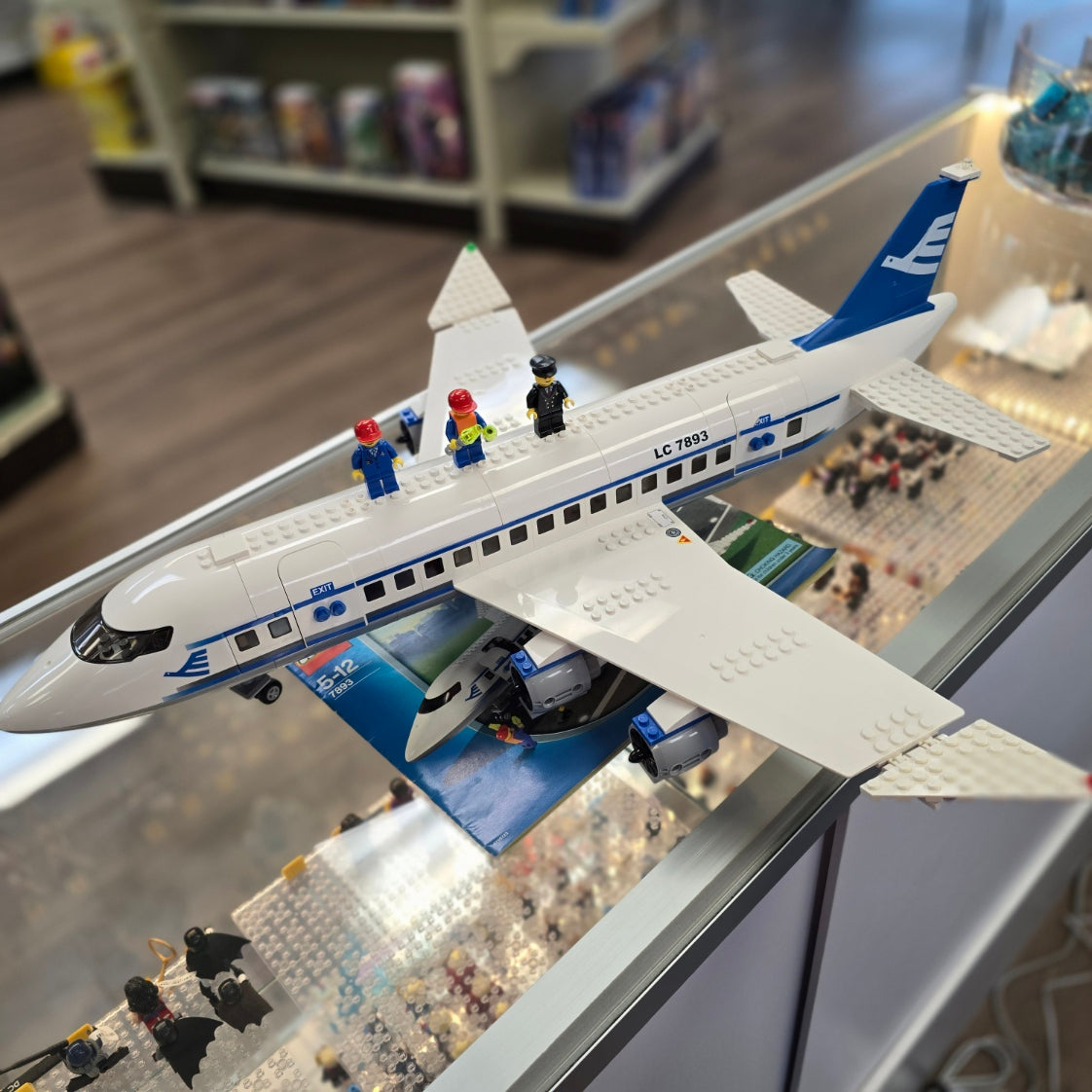 7893 Passenger Plane (Retired) (Previously Owned) product image 1, provided for visual reference and product detail review