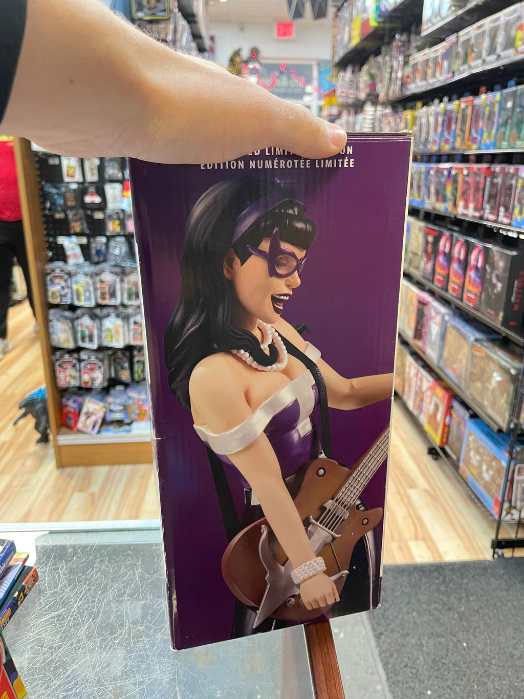 The Huntress DC Bombshells Statue (DC Collectibles, DC Direct) COMPLETE product image 19, provided for visual reference and