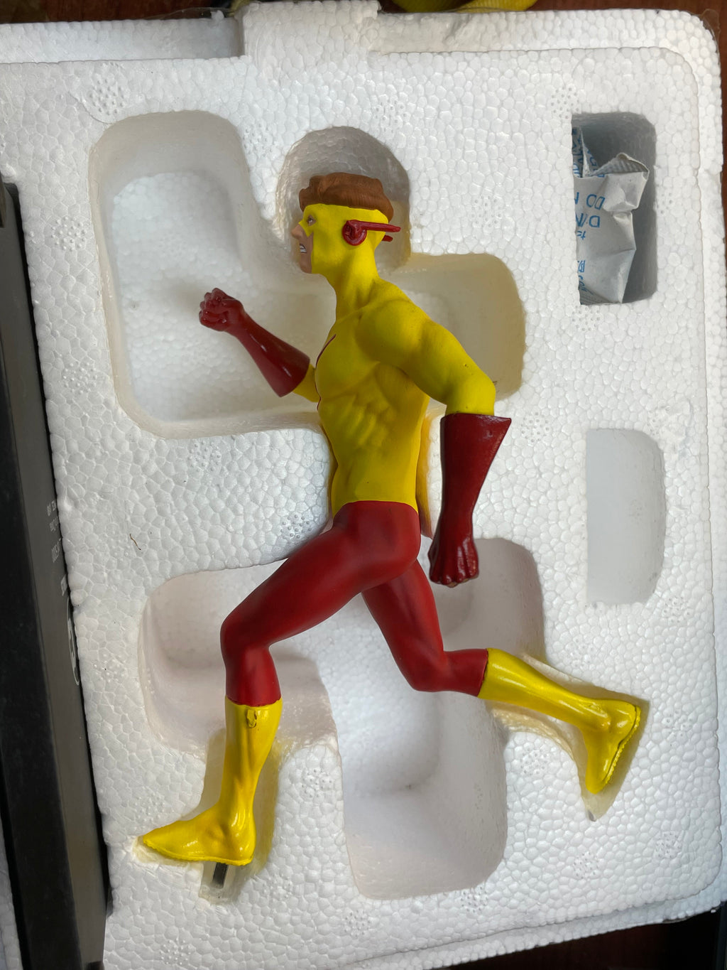Kid Flash 6” Statue (DC Collectibles, DC Direct, The New Teen Titans) COMPLETE product image 19, provided for visual