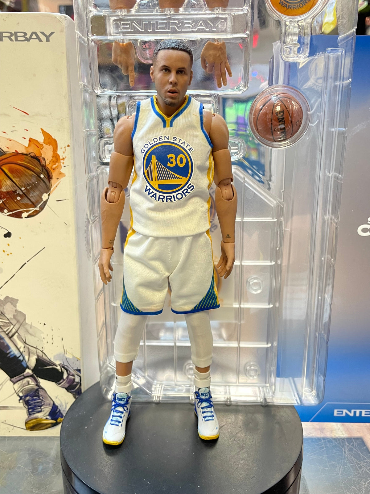 Stephen Curry Golden State Warriors 1/9 Scale (NBA Motion Masterpiece, Enterbay) **COMPLETE** product image 3, provided for
