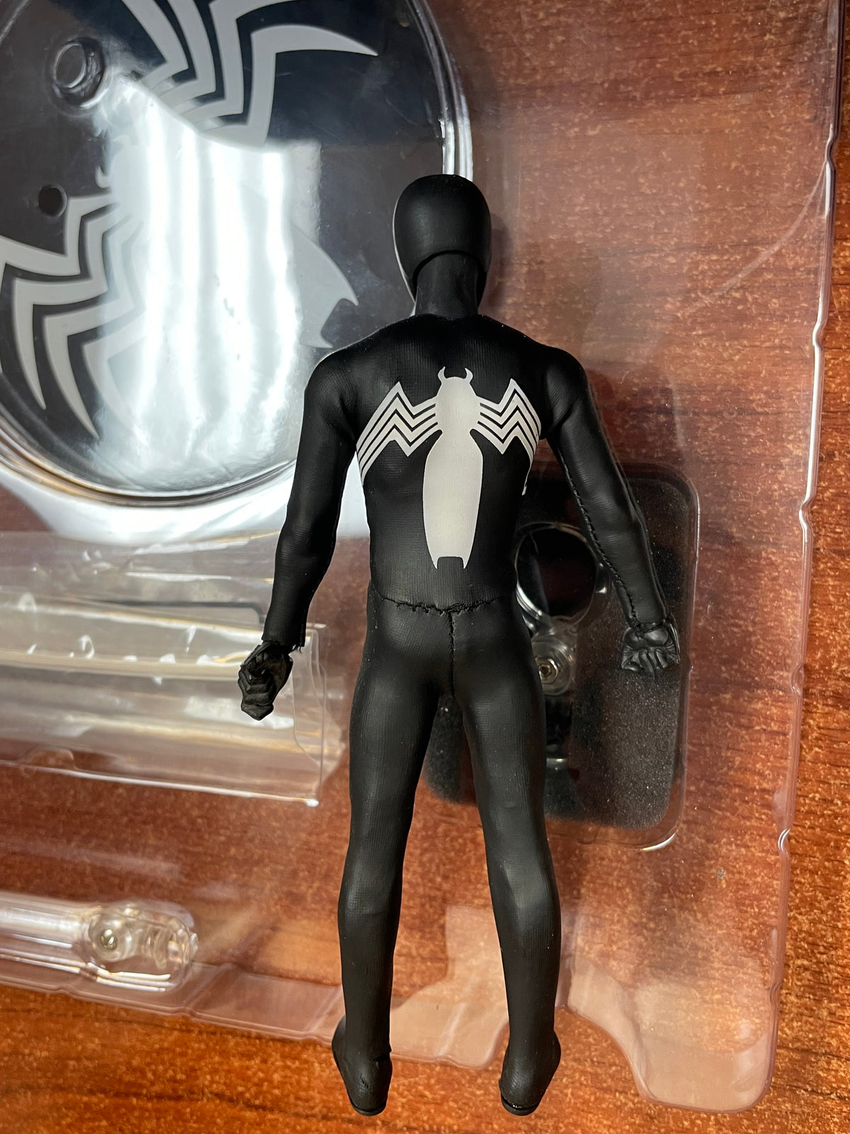 Black Suit Symbiote Spider-Man PX Exclusive (Mezco One:12, Mezco Toyz) COMPLETE product image 6, provided for visual