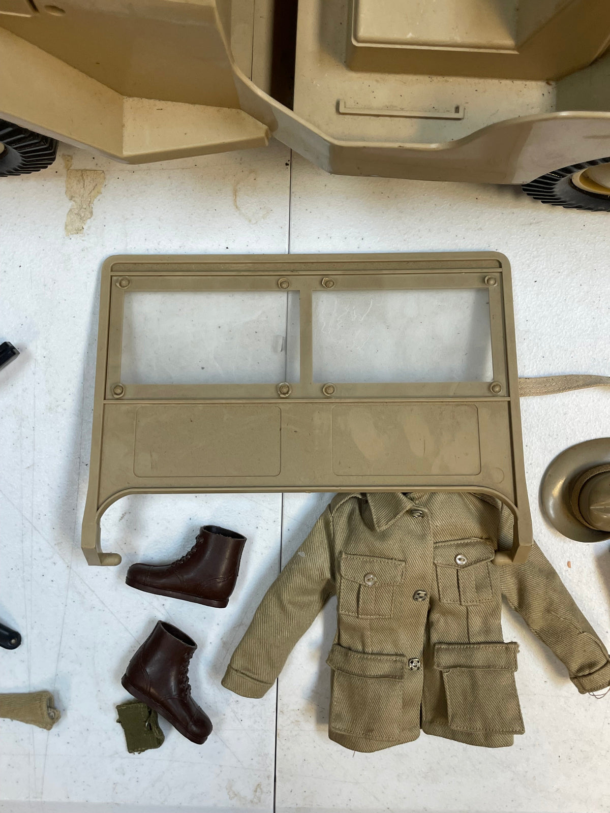 Desert Patrol Attack Jeep with Driver (Vintage 12” GI Joe, Hasbro) **Original** product image 30, provided for visual
