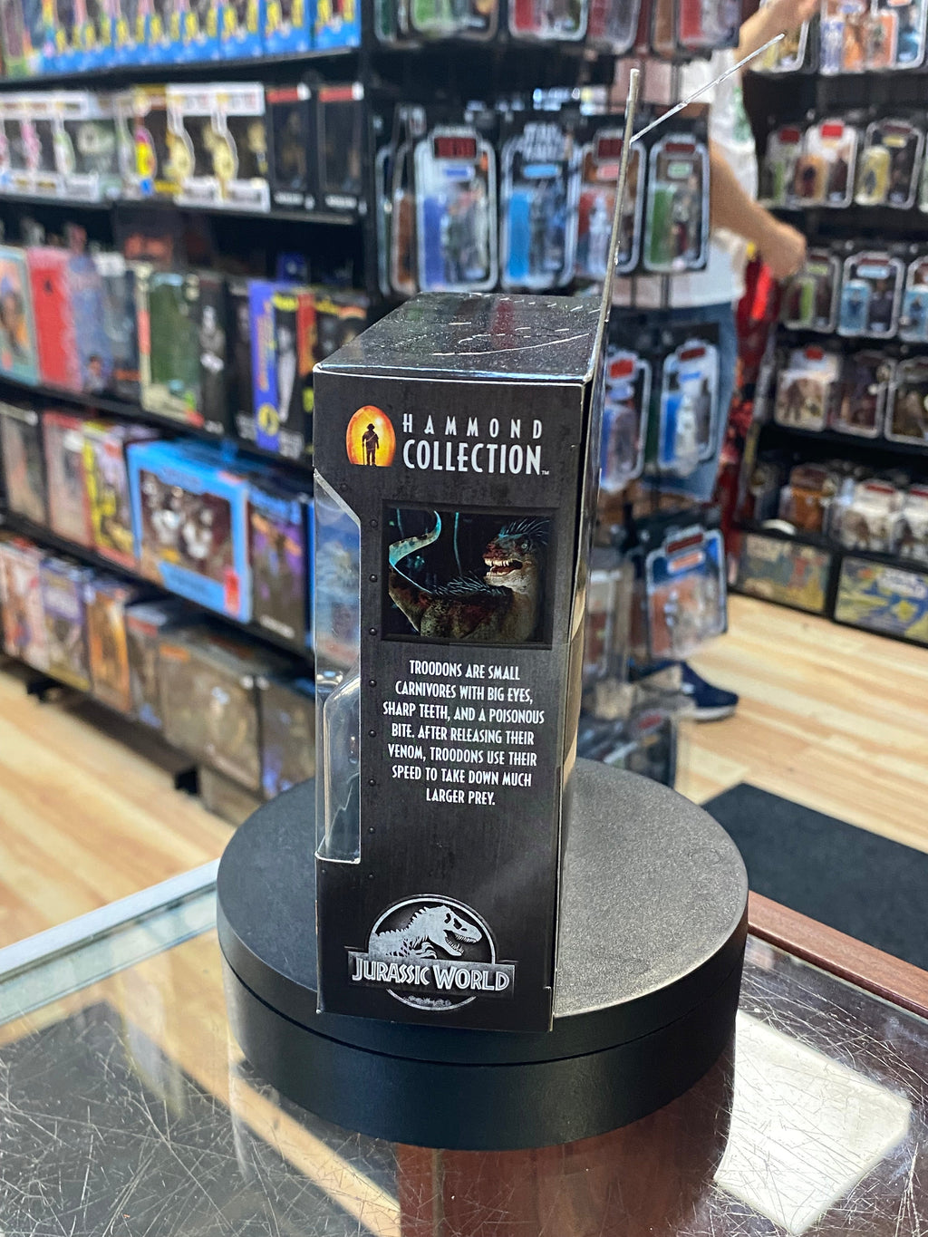 Troodon (Jurassic Park Hammond Collection, Mattel) SEALED product image 2, provided for visual reference and product detail