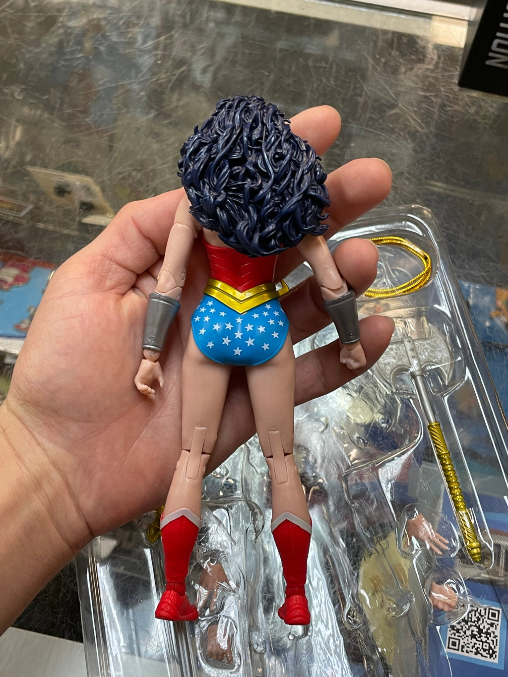 Wonder Woman Collector Edition (DC Multiverse, McFarlane Toys) COMPLETE product image 4, provided for visual reference and
