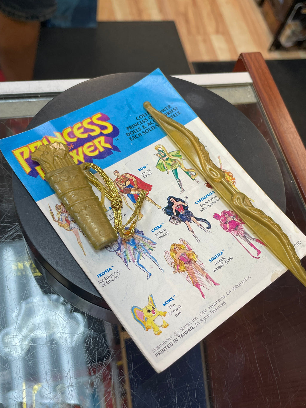 Bow with Comic (Vintage She-Ra, Mattel) Complete product image 8, provided for visual reference and product detail review
