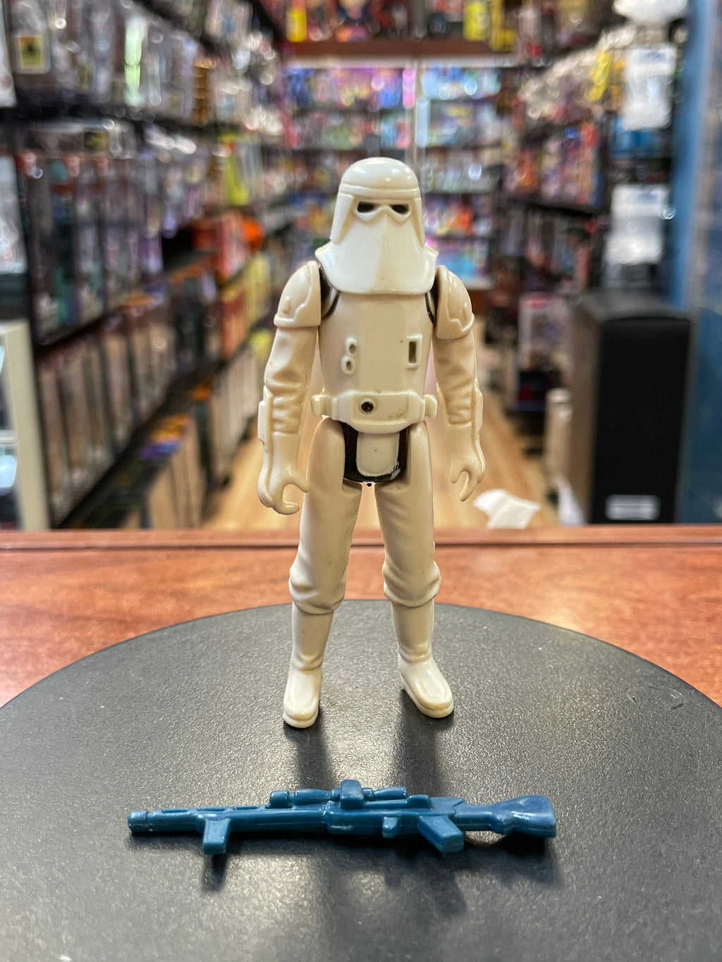 Snow Trooper (Vintage Star Wars, Kenner)**COMPLETE** product image 1, provided for visual reference and product detail review