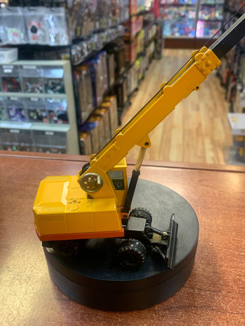 Caterpillar Compact Telescopic Crane 1/70 ( Vintage JOAL, CAT) product image 3, provided for visual reference and product
