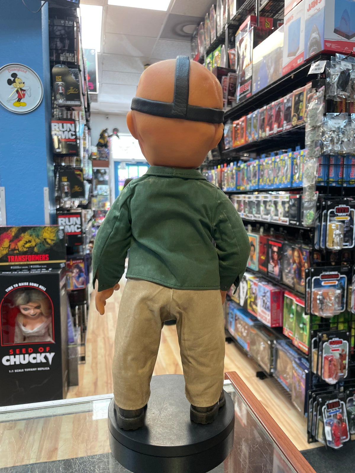 Jason Voorhess with Sound (Friday the 13th, Mezco Mega Scale) product image 3, provided for visual reference and product