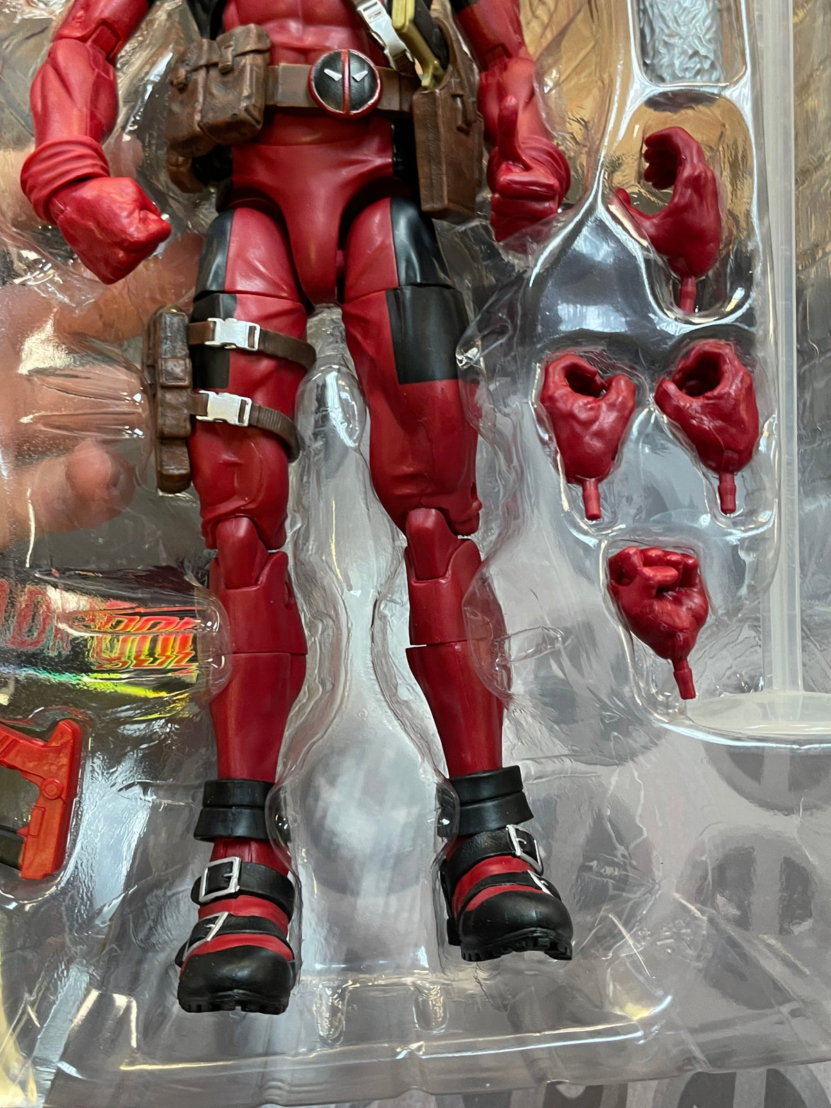 Red Suit Deadpool -Deluxe- (Marvel Legends, Hasbro) **Complete** product image 7, provided for visual reference and product