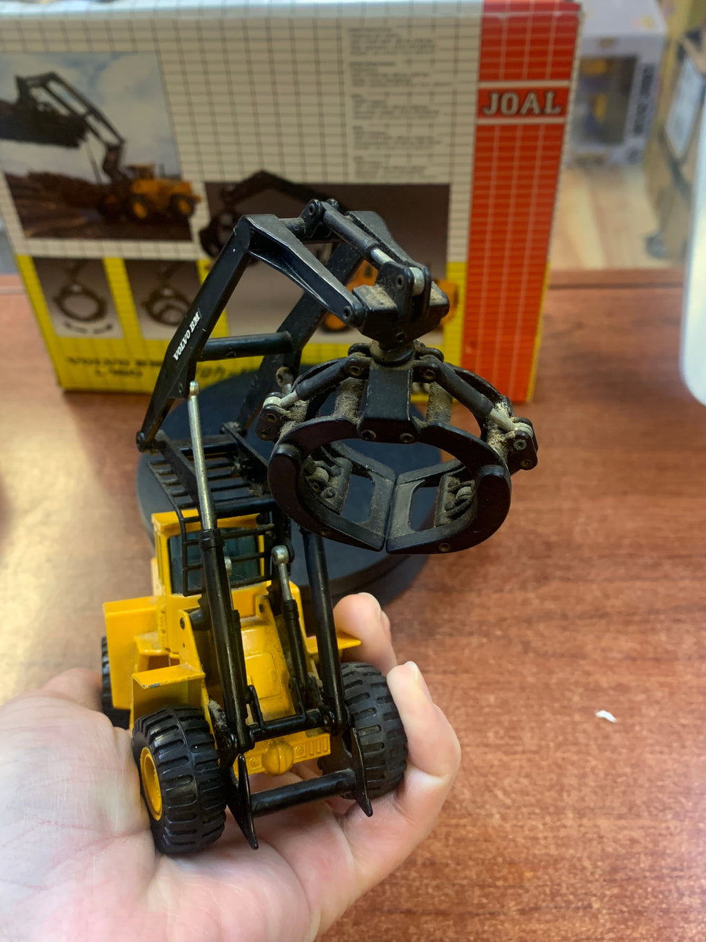 Caterpillar Compact Volvo BM L160 High Lift 1/70 ( Vintage JOAL, CAT) product image 13, provided for visual reference and
