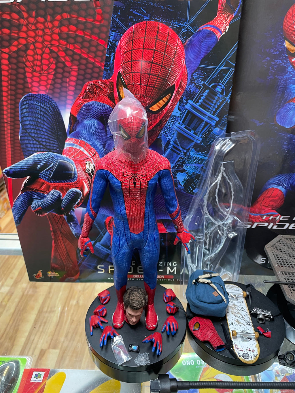 The Amazing Spider-Man Deluxe Version MMS772 (Hot Toys, Marvel Spider-Man) COMPLETE product image 2, provided for visual
