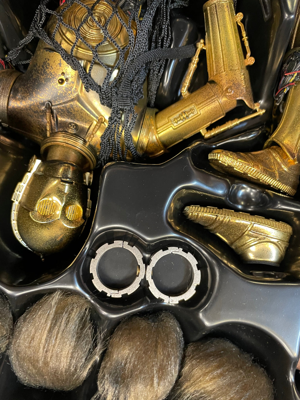 Chewbacca with Disassembled C-3PO MMS766 (Star Wars Hot Toys) COMPLETE product image 26, provided for visual reference and