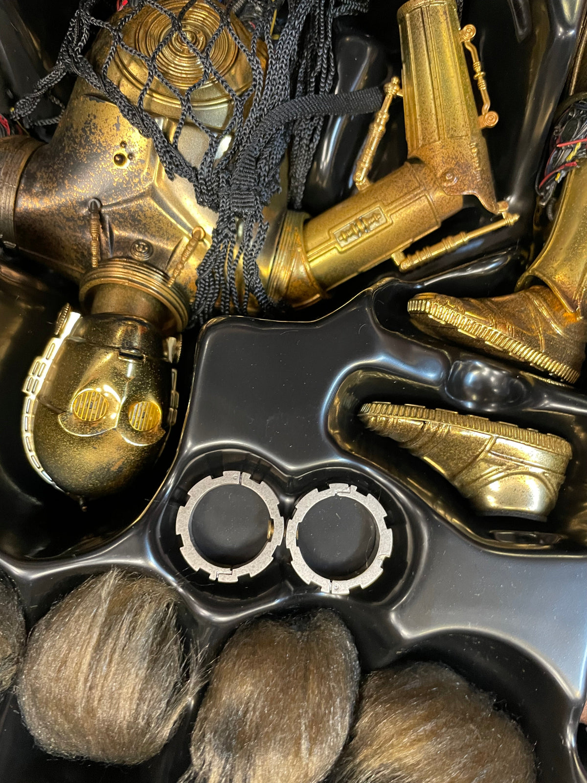 Chewbacca with Disassembled C-3PO MMS766 (Star Wars Hot Toys) COMPLETE product image 26, provided for visual reference and