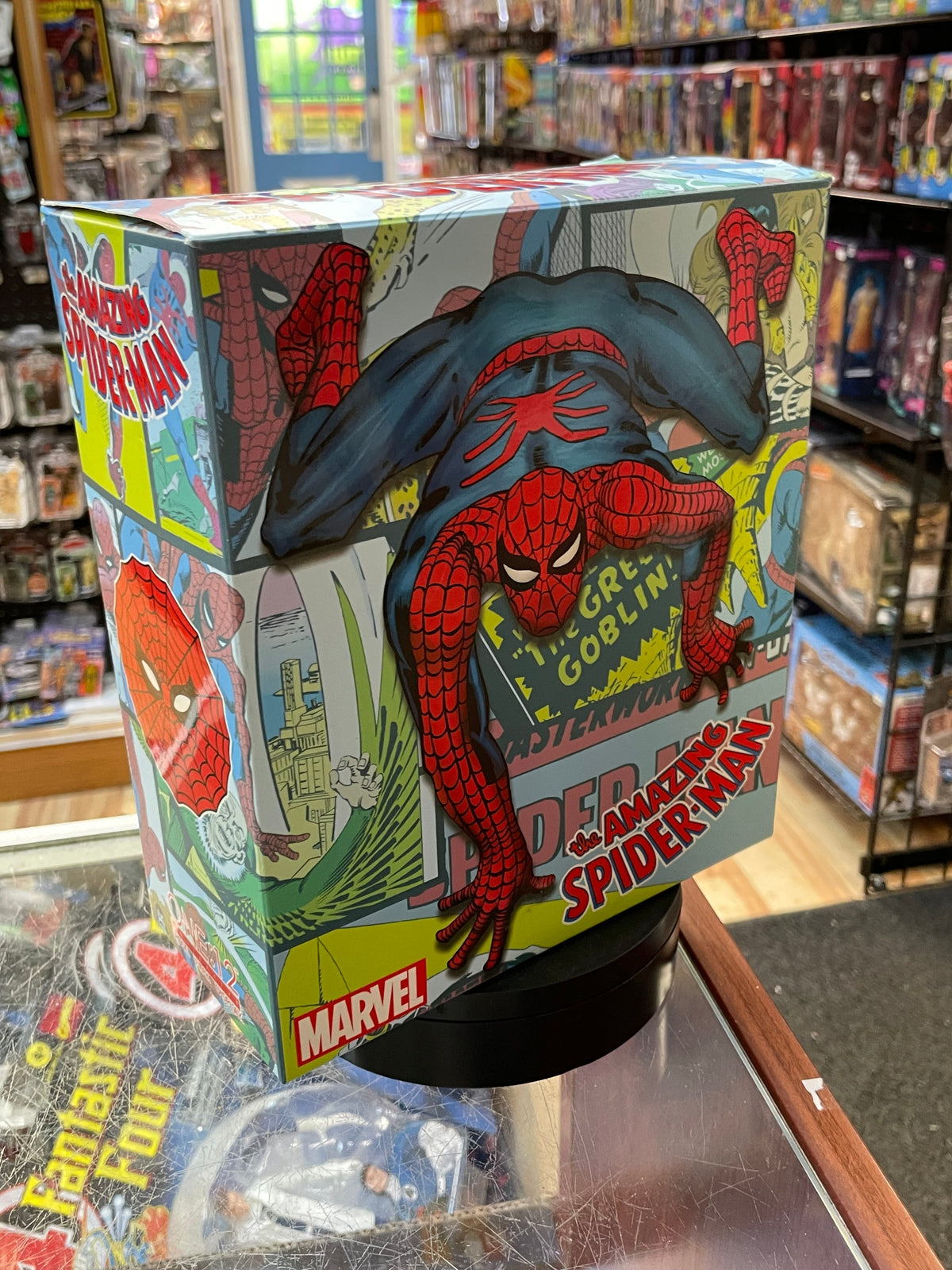 Amazing Spider-Man (Mezco One:12, Marvel) **COMPLETE** product image 20, provided for visual reference and product detail
