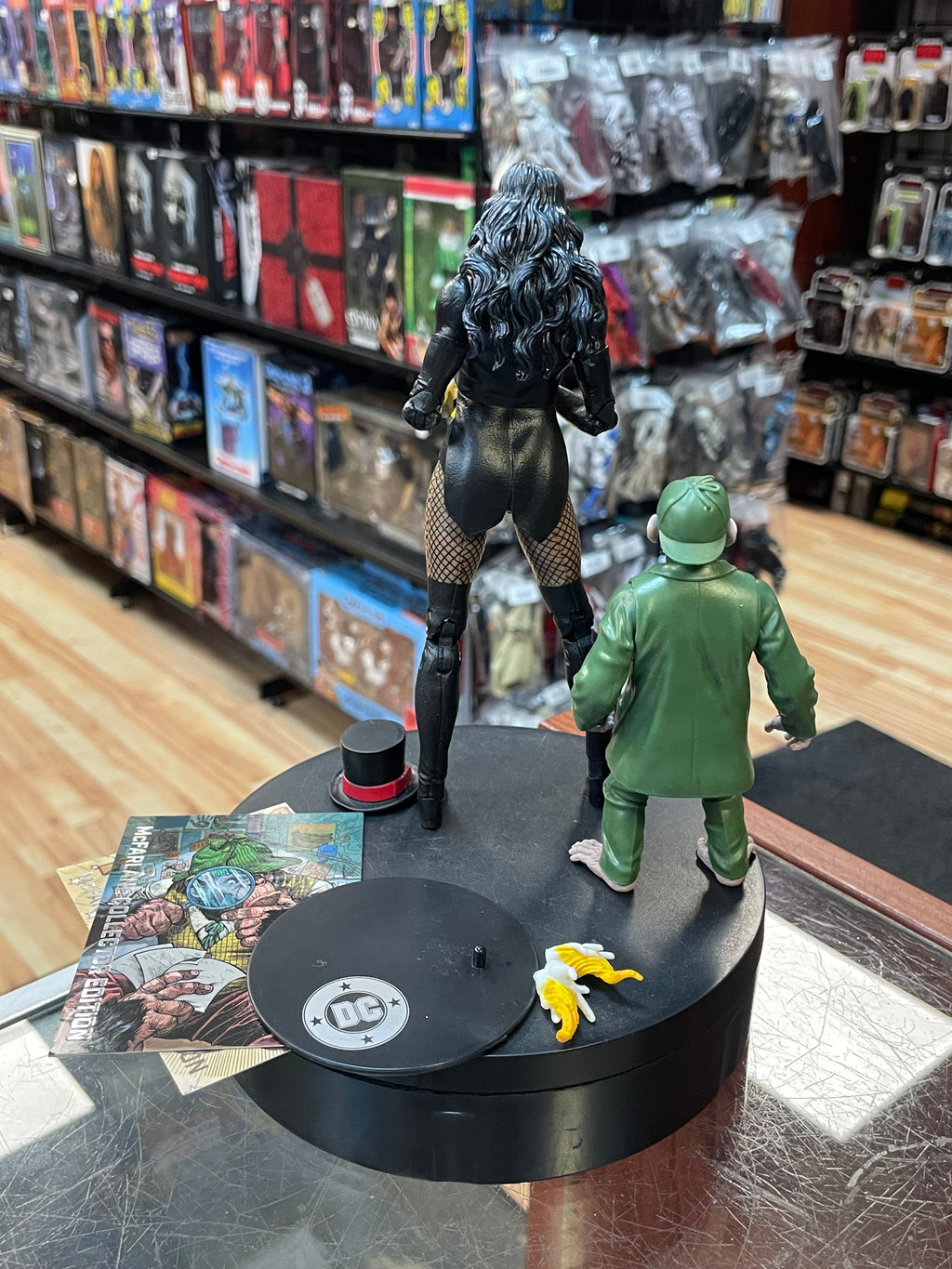 Zantanna With Detective Chimp (McFarlane Toys, DC Multiverse) COMPLETE product image 4, provided for visual reference and