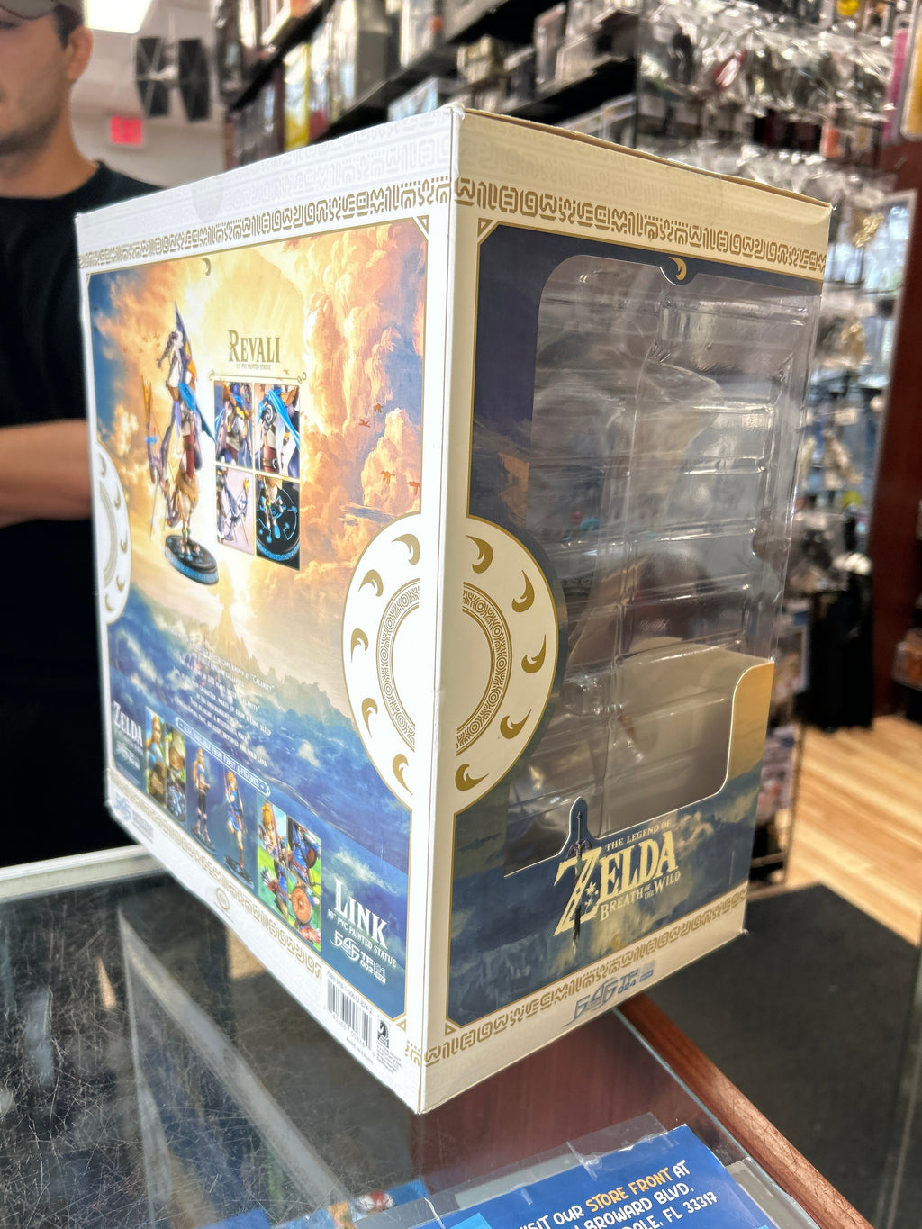 Revali 11” PVC Statue (The legend Of Zelda, First 4 Figures) **SEALED** product image 3, provided for visual reference and
