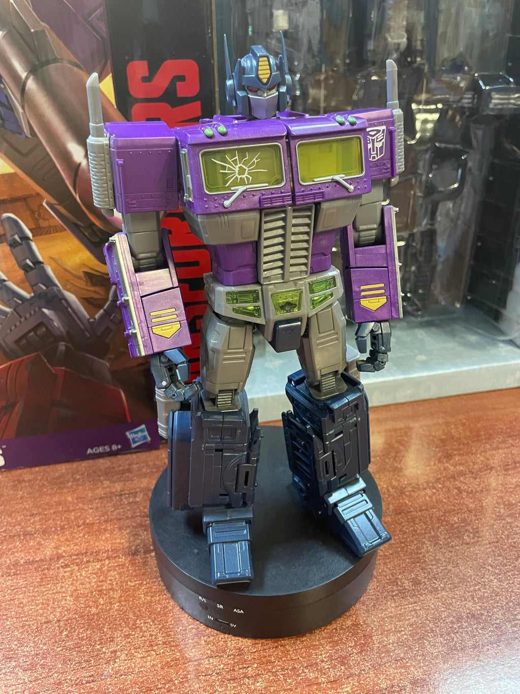 Shattered Glass Optimus Prime (Transformers Generations, Hasbro) **COMPLETE** product image 10, provided for visual