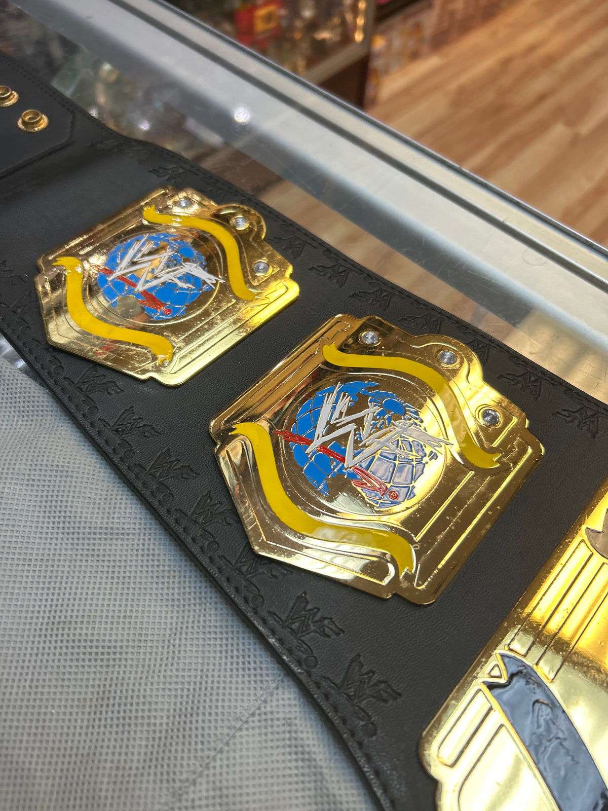 Light Heavyweight Championship Belt with Bag (Vintage WWF, Figures Toy Company) product image 4, provided for visual