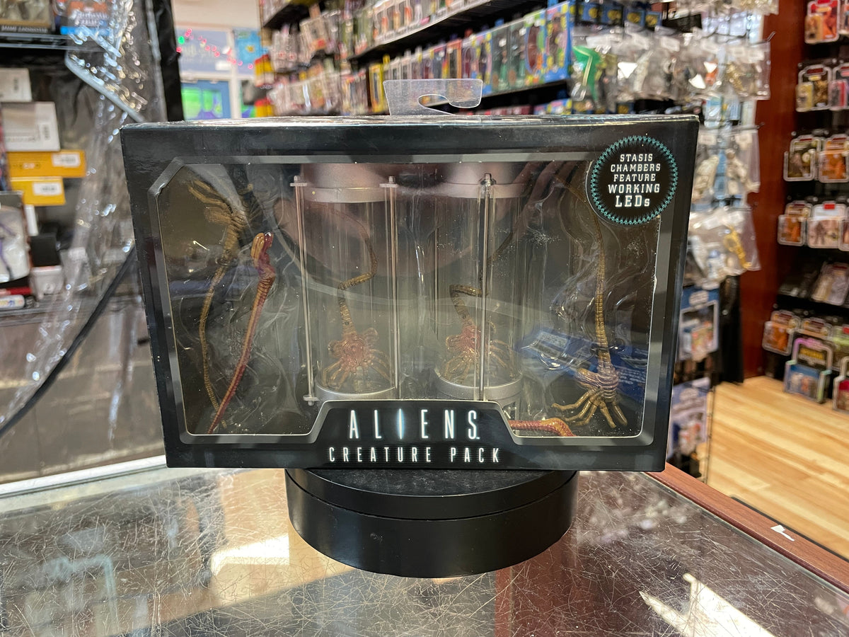 Creature Pack (NECA, Aliens) **SEALED** product image 1, provided for visual reference and product detail review
