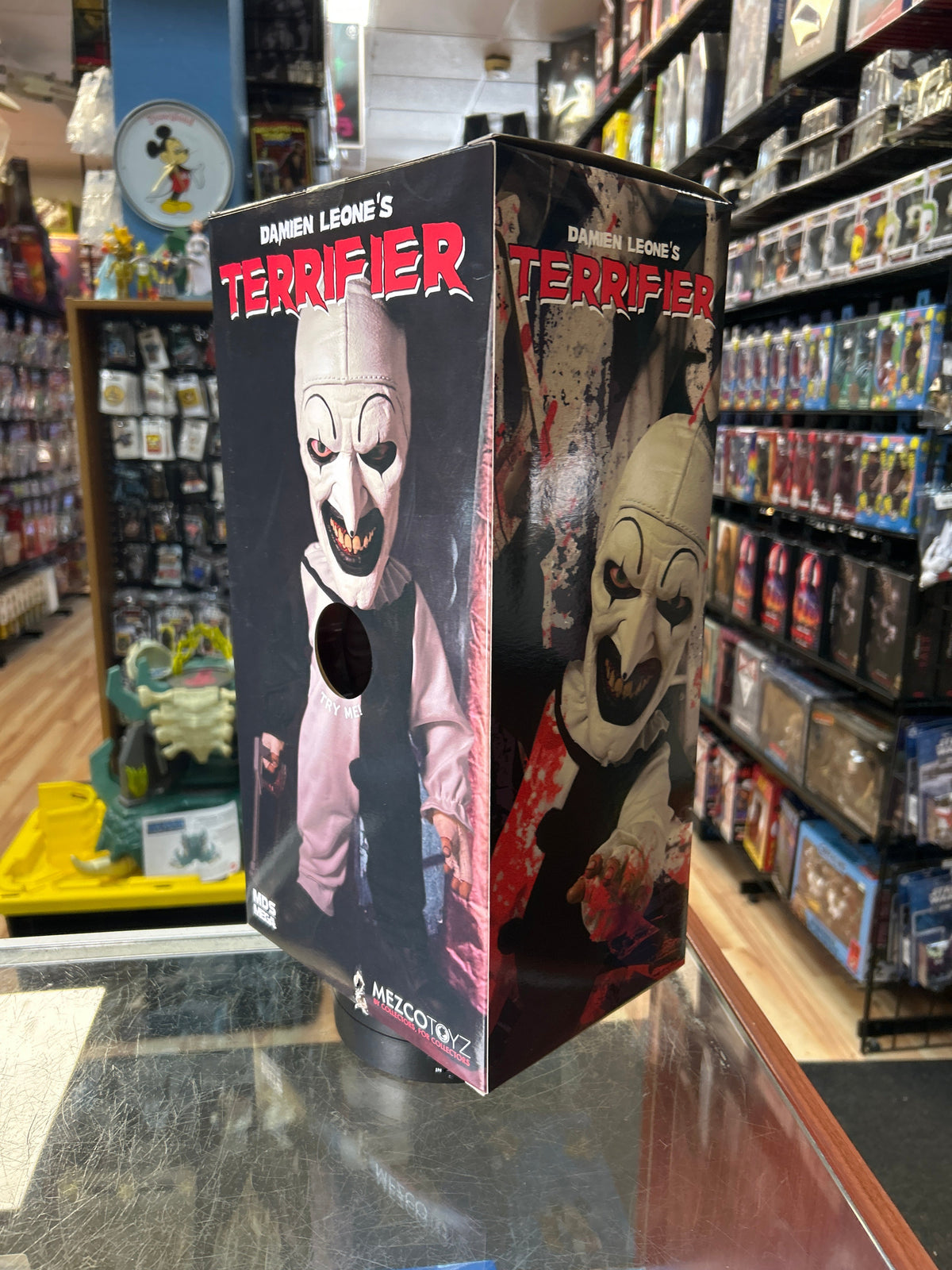 Mega Scale Terrifier (Mezco, Terrifier) **SEALED** product image 3, provided for visual reference and product detail review