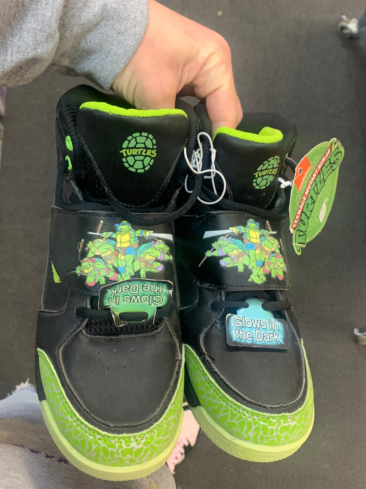 Glow in the Dark Kids Womans Sneakers SZ 6 (Vintage TMNT Ninja Turtles, API ) product image 9, provided for visual reference