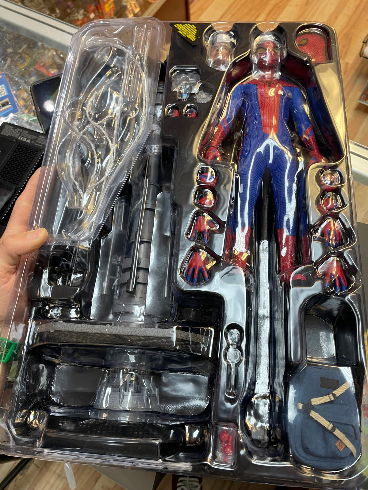 The Amazing Spider-Man Deluxe Version MMS772 (Hot Toys, Marvel Spider-Man) COMPLETE product image 15, provided for visual