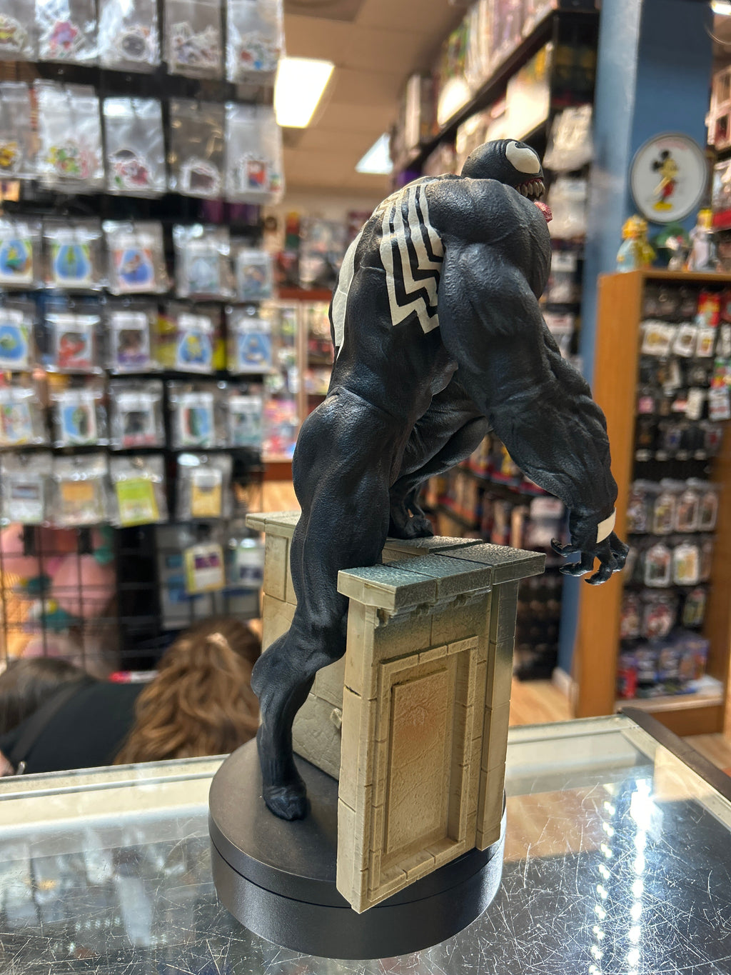 Venom PVC Statue (Mcfarlane Toys, Marvel) product image 4, provided for visual reference and product detail review