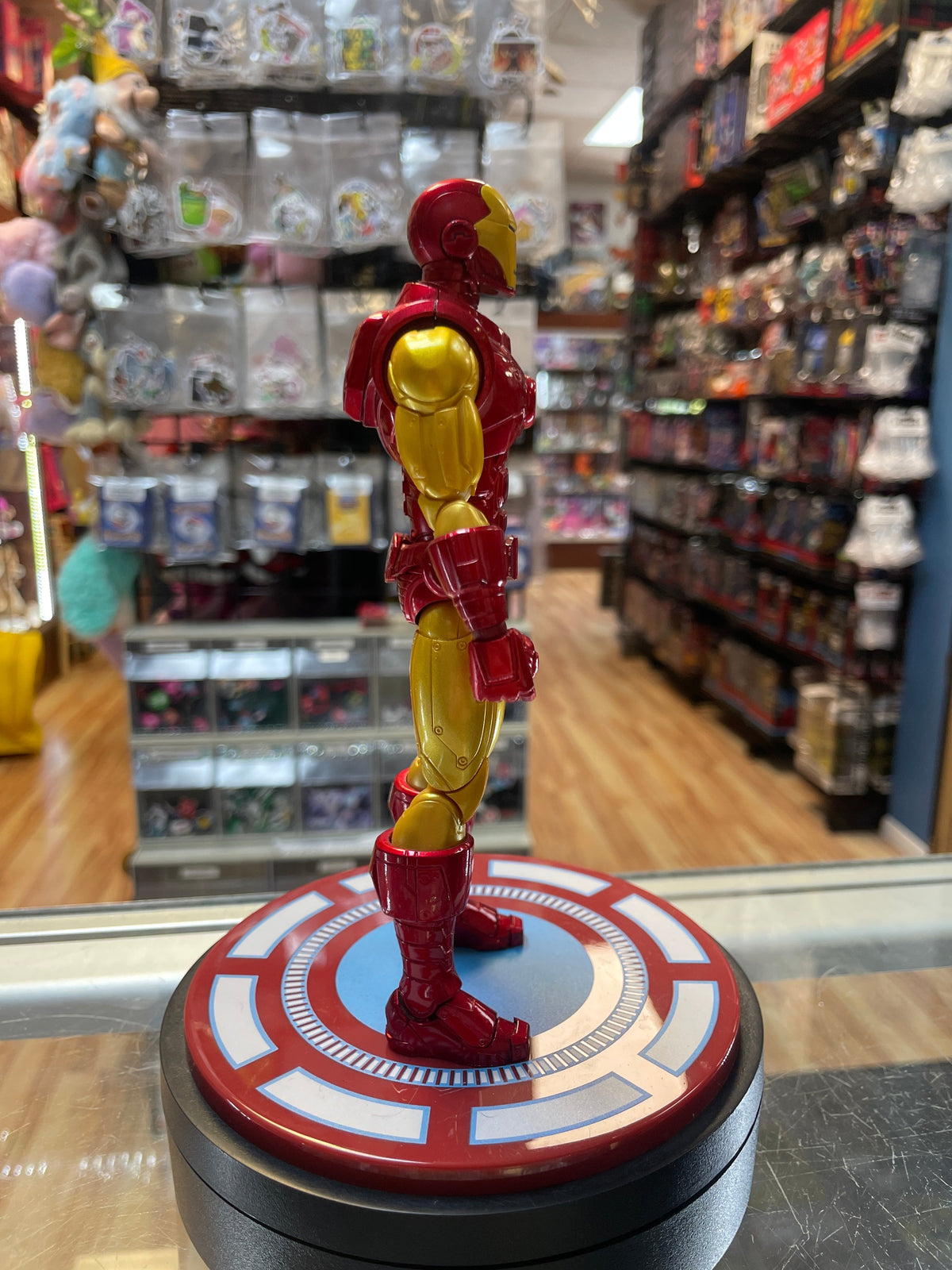 Invincible Iron Man One:12 (Marvel, Mezco) **COMPLETE** product image 4, provided for visual reference and product detail