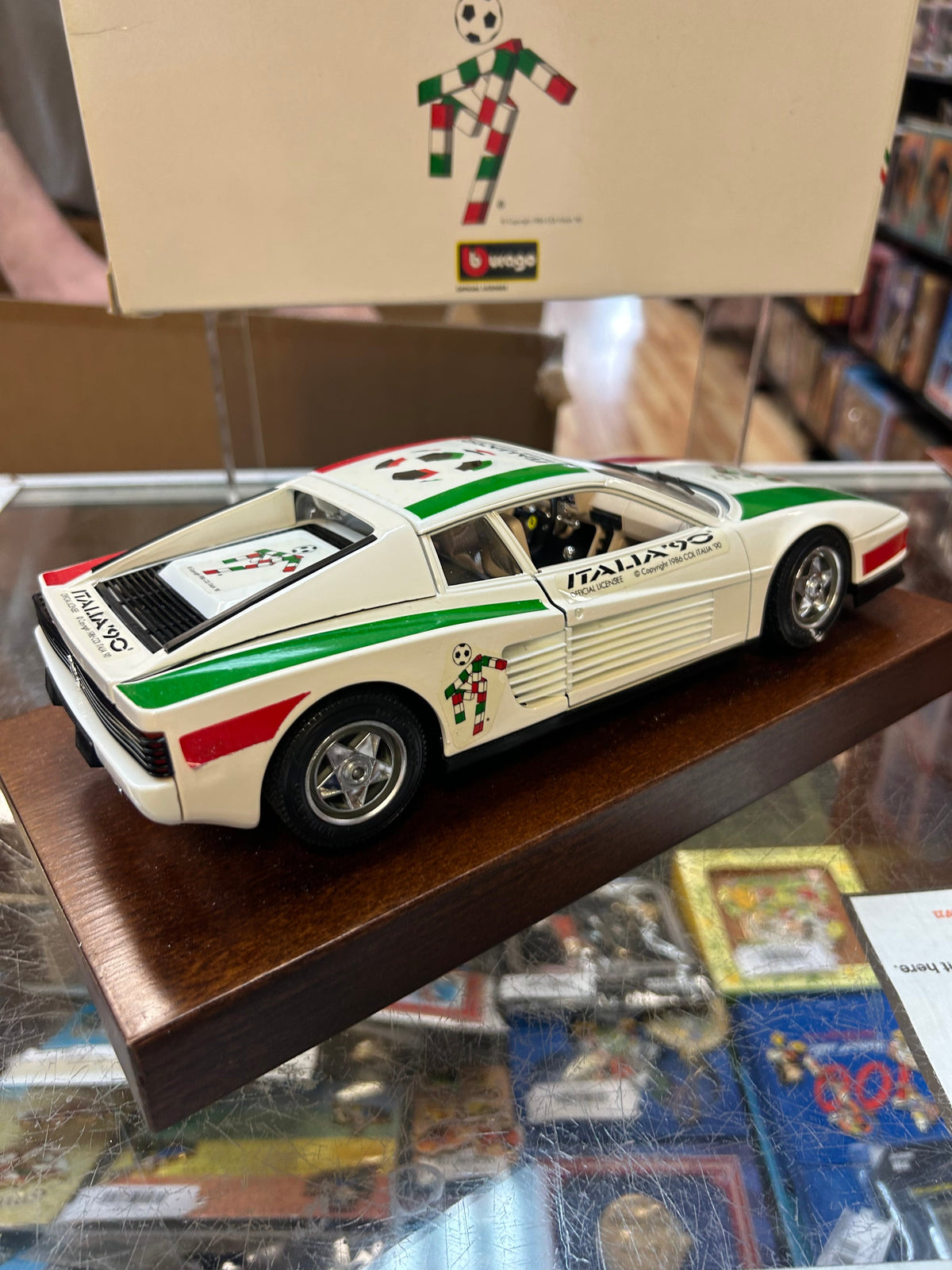 World Cup Ferrari Testarossa 1984 Diecast (Vintage Burago, Italia 90) Open Box product image 8, provided for visual