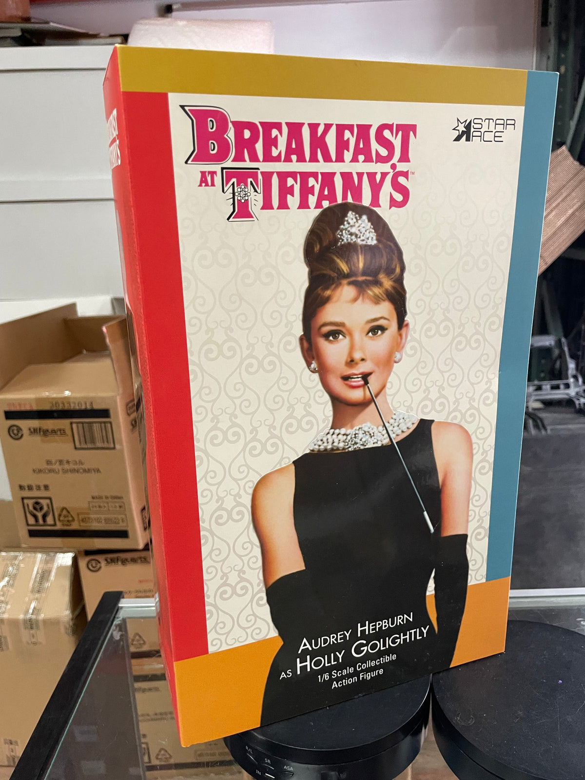 Audrey Hepburn as Holly -1/6 Scale- (Breakfast at Tiffany's, Star Ace) **COMPLETE** product image 3, provided for visual