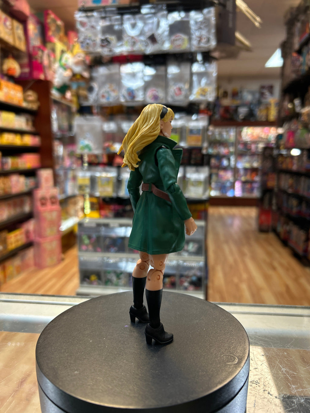 Gwen Stacy (Marvel Legends, Hasbro) **INCOMEPLETE** product image 2, provided for visual reference and product detail review
