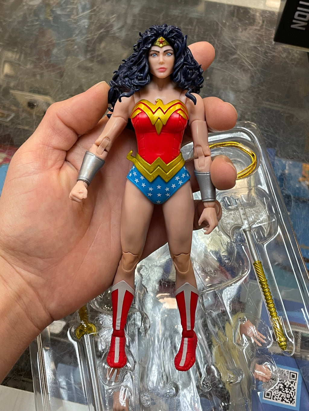 Wonder Woman Collector Edition (DC Multiverse, McFarlane Toys) COMPLETE product image 5, provided for visual reference and
