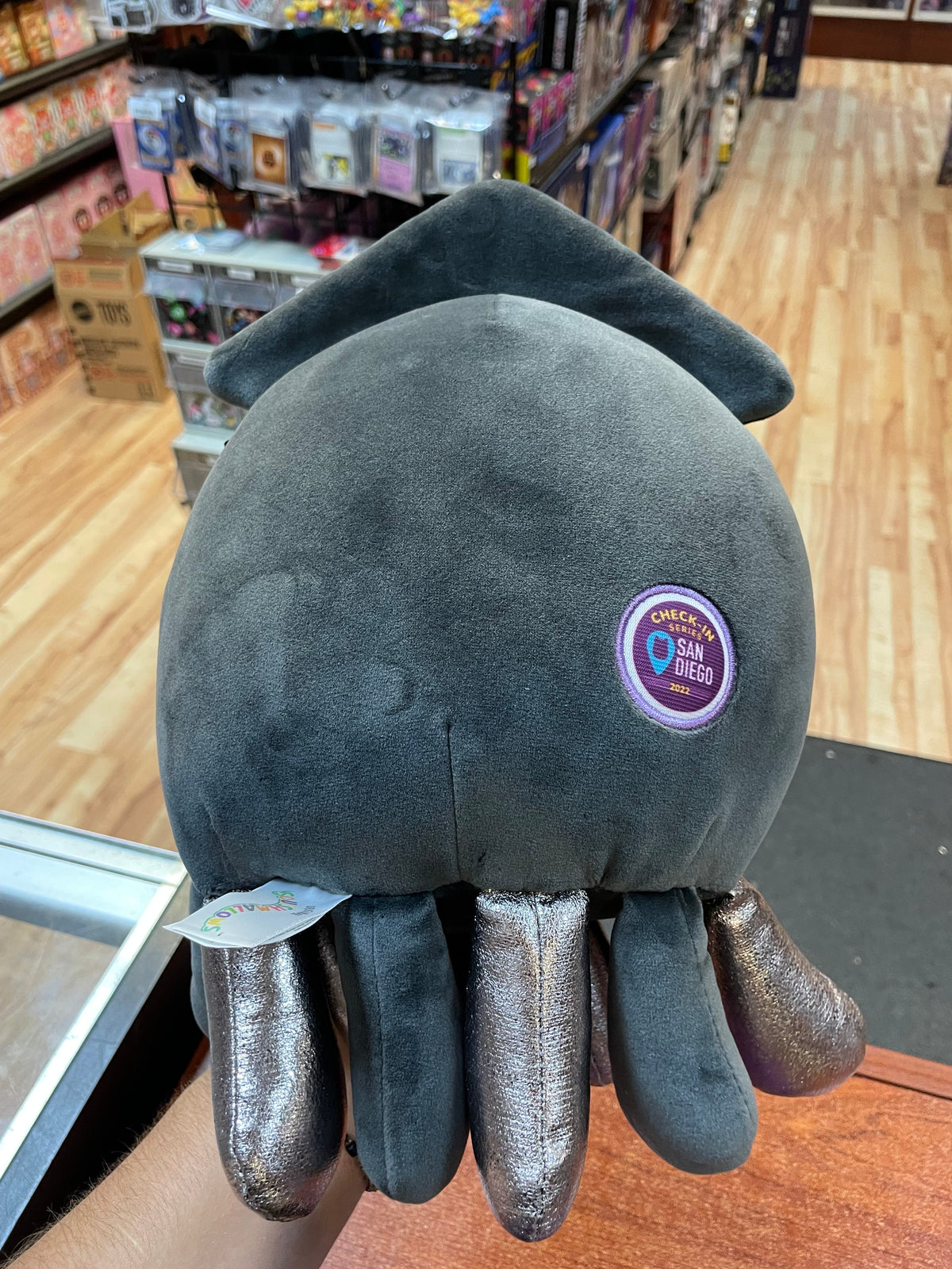 Stacy Squid -Check In SDCC 2022- (Squishmallows, Jazwares) **NEW** product image 10, provided for visual reference and