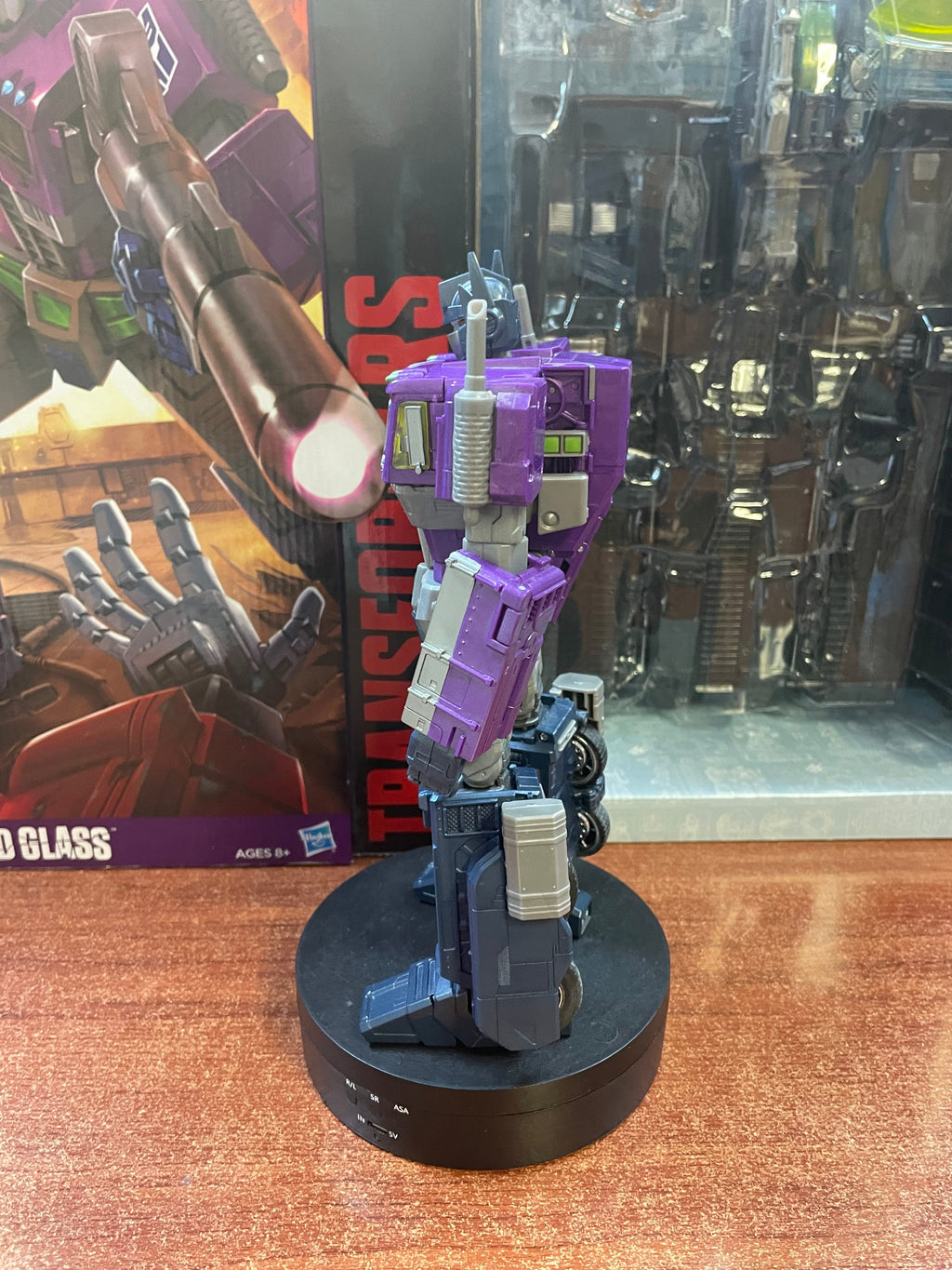 Shattered Glass Optimus Prime (Transformers Generations, Hasbro) **COMPLETE** product image 9, provided for visual reference