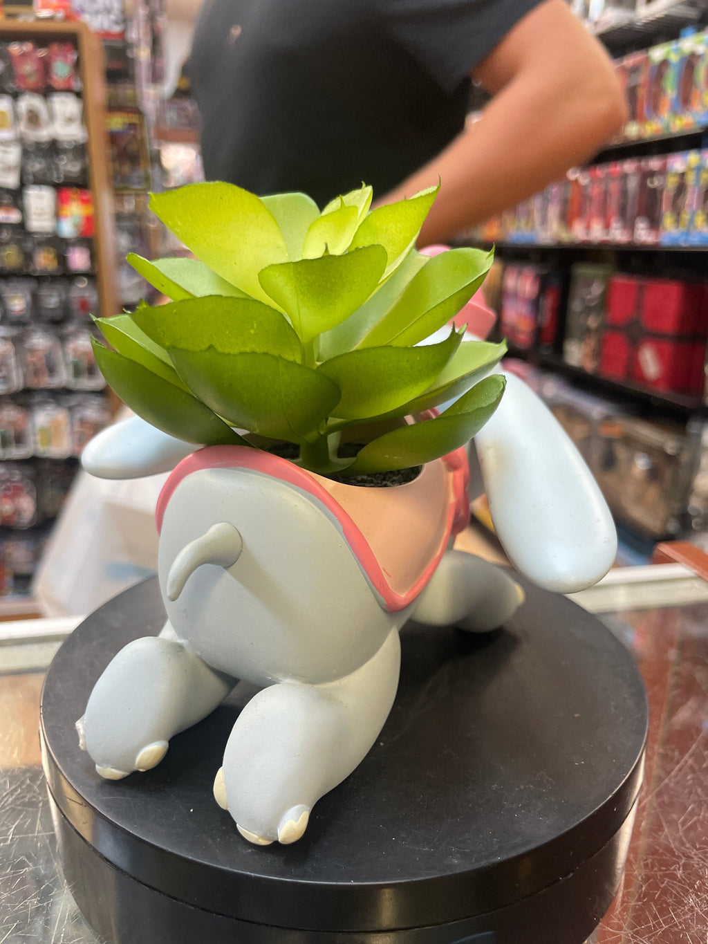 Dumbo Attraction Succulent Statue (Walt Disney, Dumbo) product image 4, provided for visual reference and product detail