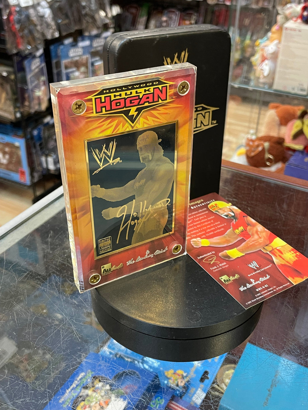 Hollywood Hulk Hogan 117/10,000 Gold Card (Vintage WWF, Danbury Mint) product image 2, provided for visual reference and