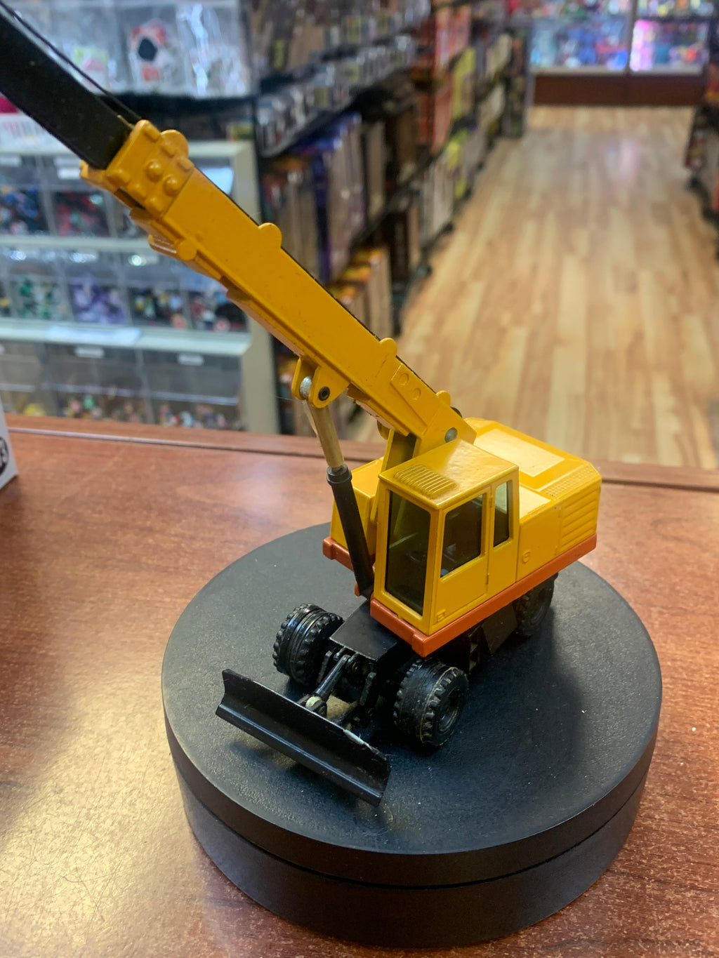 Caterpillar Compact Telescopic Crane 1/70 ( Vintage JOAL, CAT) product image 4, provided for visual reference and product