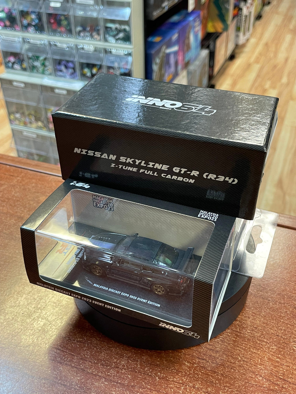 Nissan Skyline GT-R R34 Full Carbon Black (Inno64, Diecast ) **EXCLUSIVE** (Copy) product image 2, provided for visual