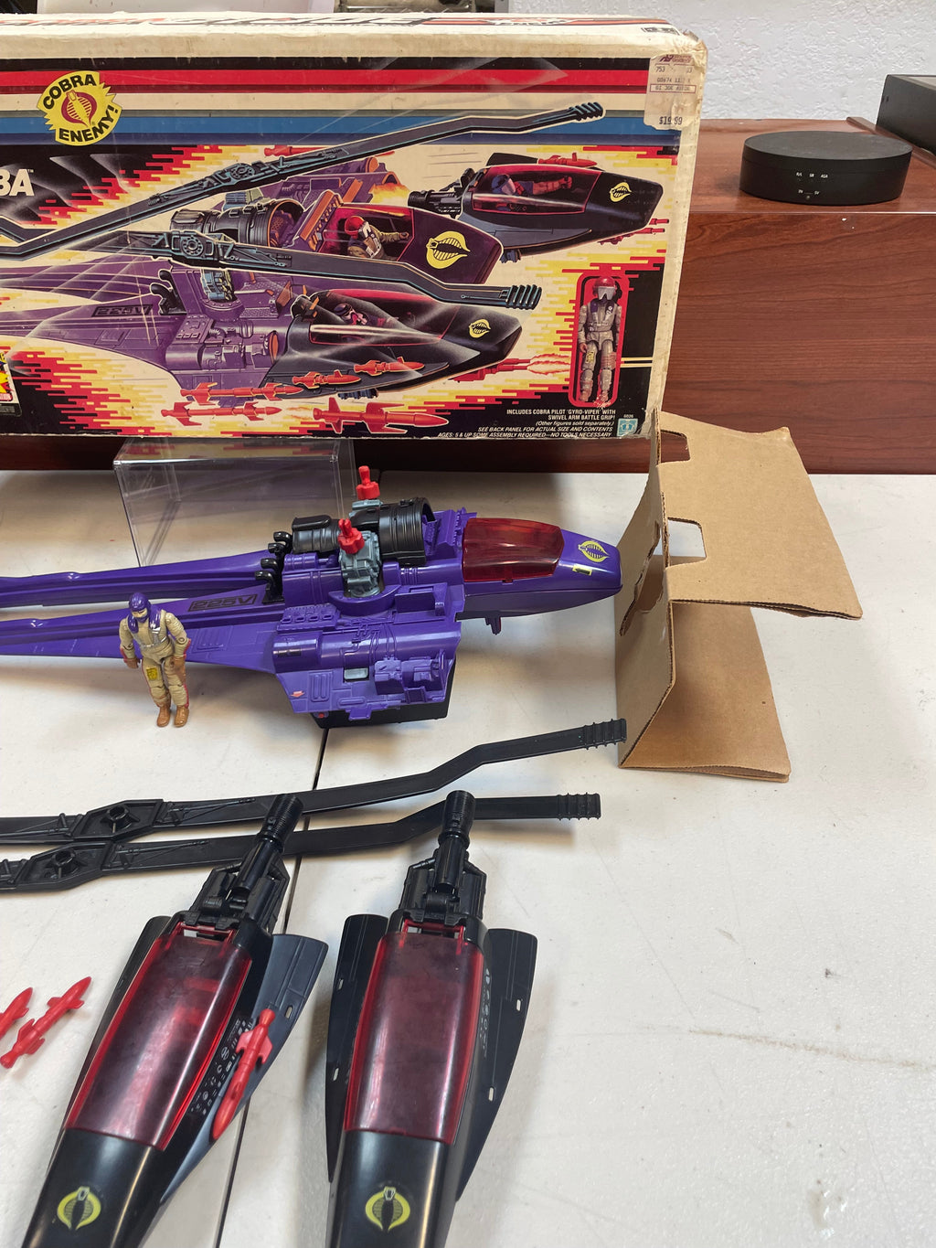 Mamba with Box (Vintage GI Joe, Hasbro) **COMPLETE** product image 2, provided for visual reference and product detail review