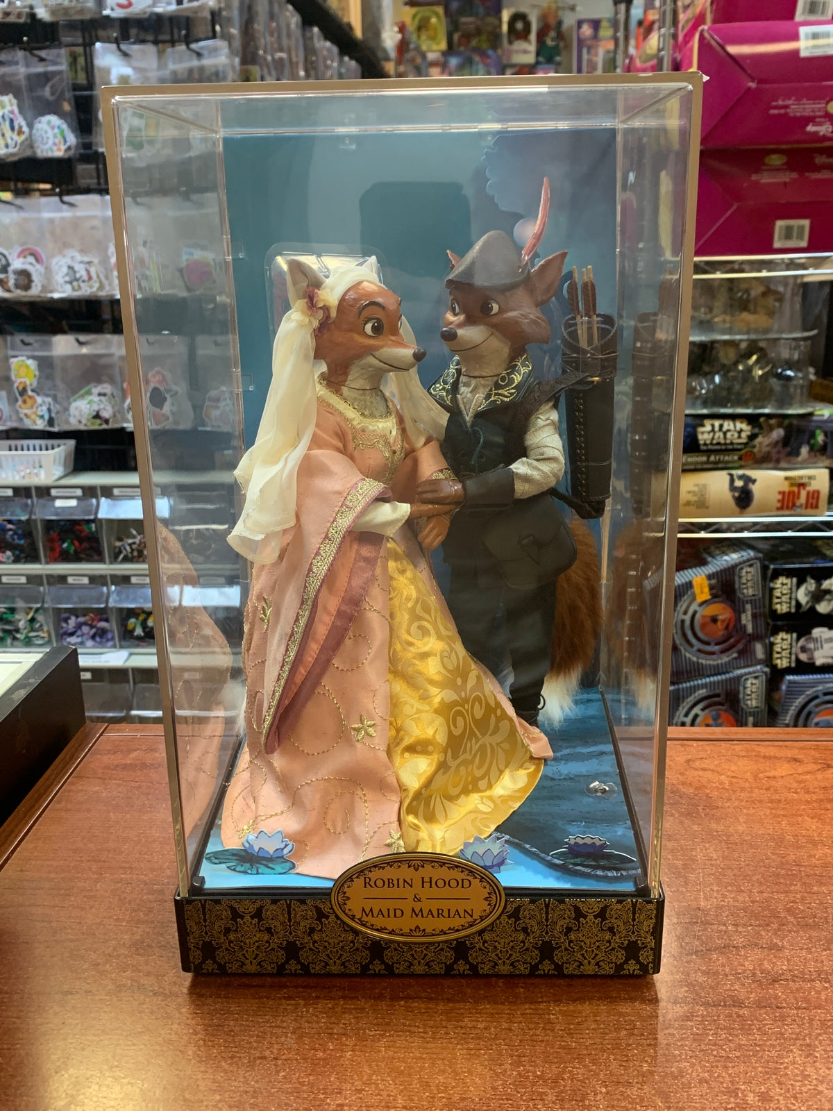 Robin Hood & Maid Marian (Disney Designer Series, Robin Hood) SEALED product image 1, provided for visual reference and