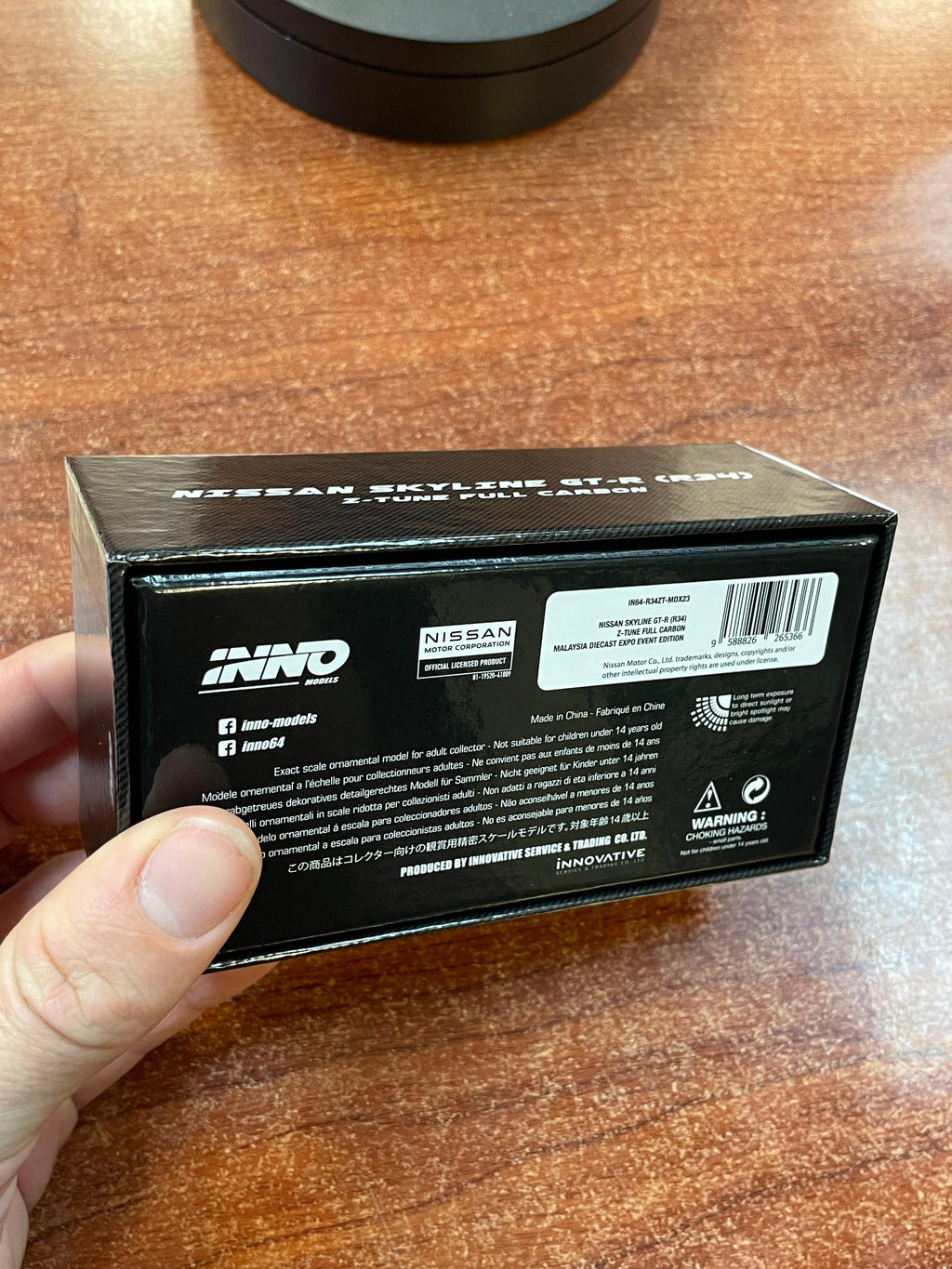 Nissan Skyline GT-R R34 Full Carbon Green (Inno64, Diecast ) **EXCLUSIVE** product image 7, provided for visual reference