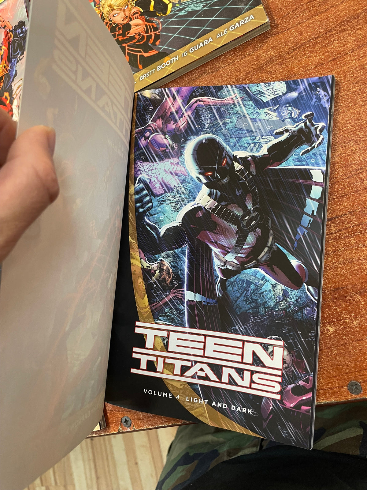 New 52 Teen Titans Vol 1-4 TPB (DC Universe, Comics) product image 7, provided for visual reference and product detail review