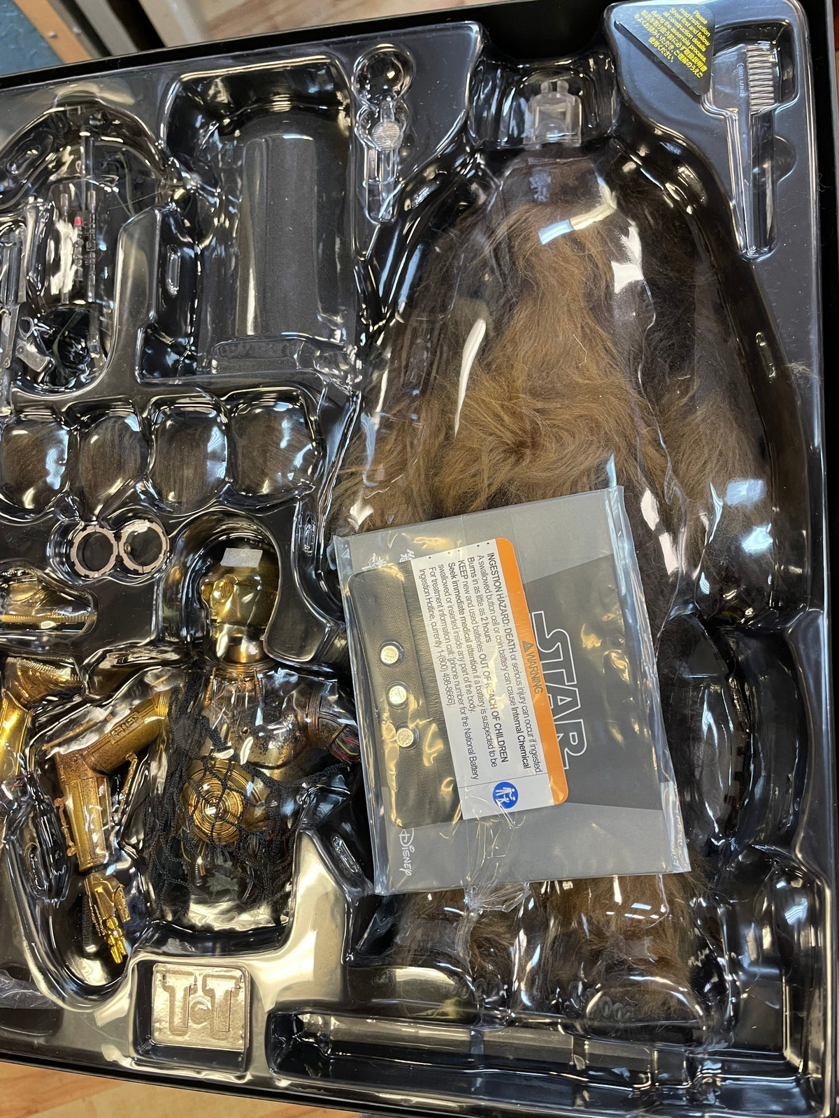 Chewbacca with Disassembled C-3PO MMS766 (Star Wars Hot Toys) COMPLETE product image 42, provided for visual reference and