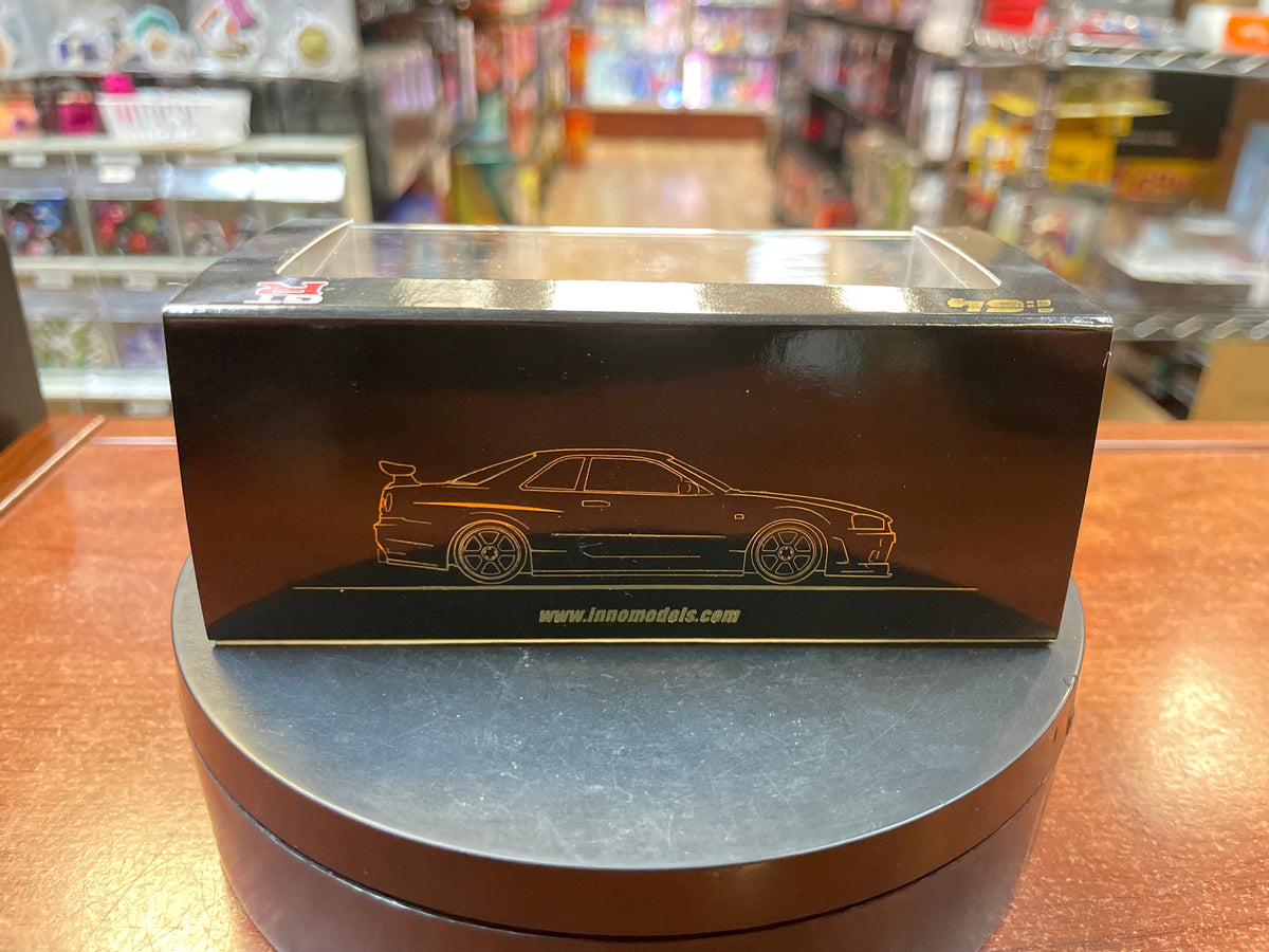 Nissan Skyline GT-R NISMO Chrome (Inno64, Diecast ) **EXCLUSIVE** product image 4, provided for visual reference and product
